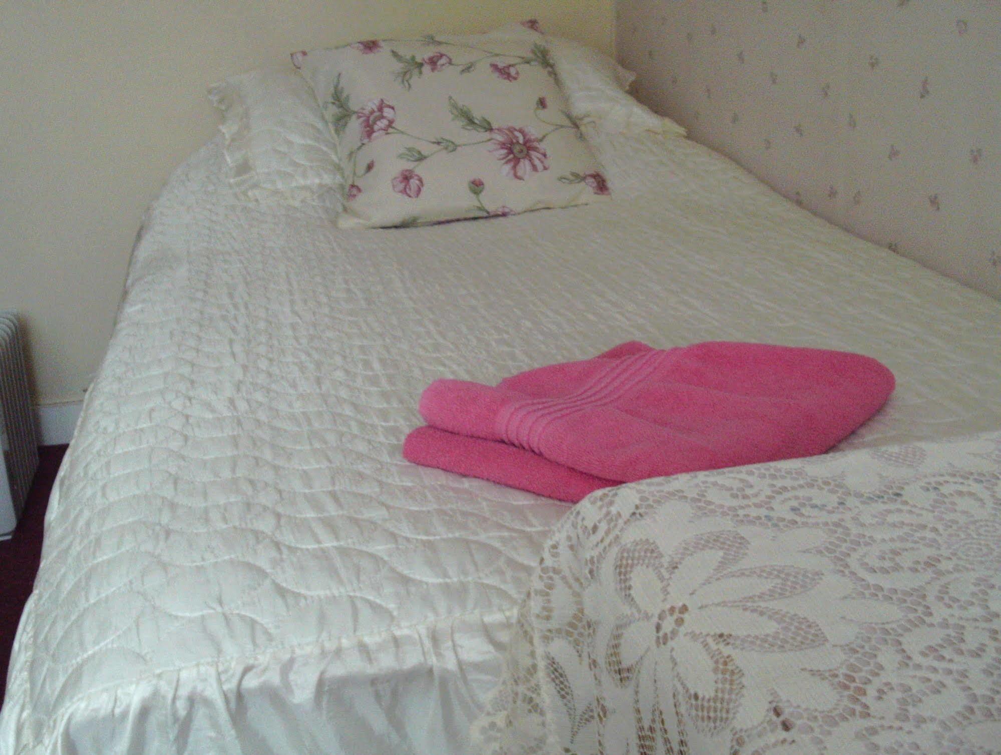 Elsenham Stansted Airport Cottage المظهر الخارجي الصورة